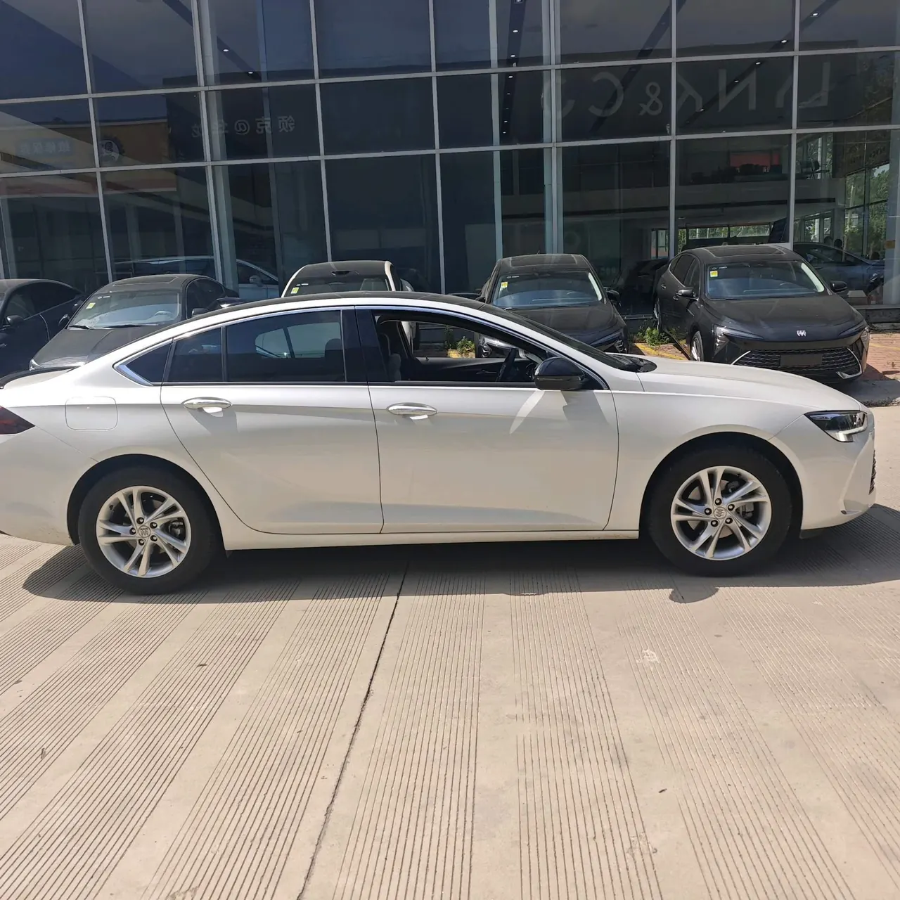 Buick 2023 Regal 1.5T 552T Smart Automatic Gear 4