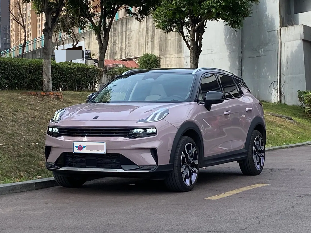 Open image lightbox: LYNK&CO 06 New Energy 2023 LYNK&CO 06 PHEV 1.5T Remix Pro Automatic Gear