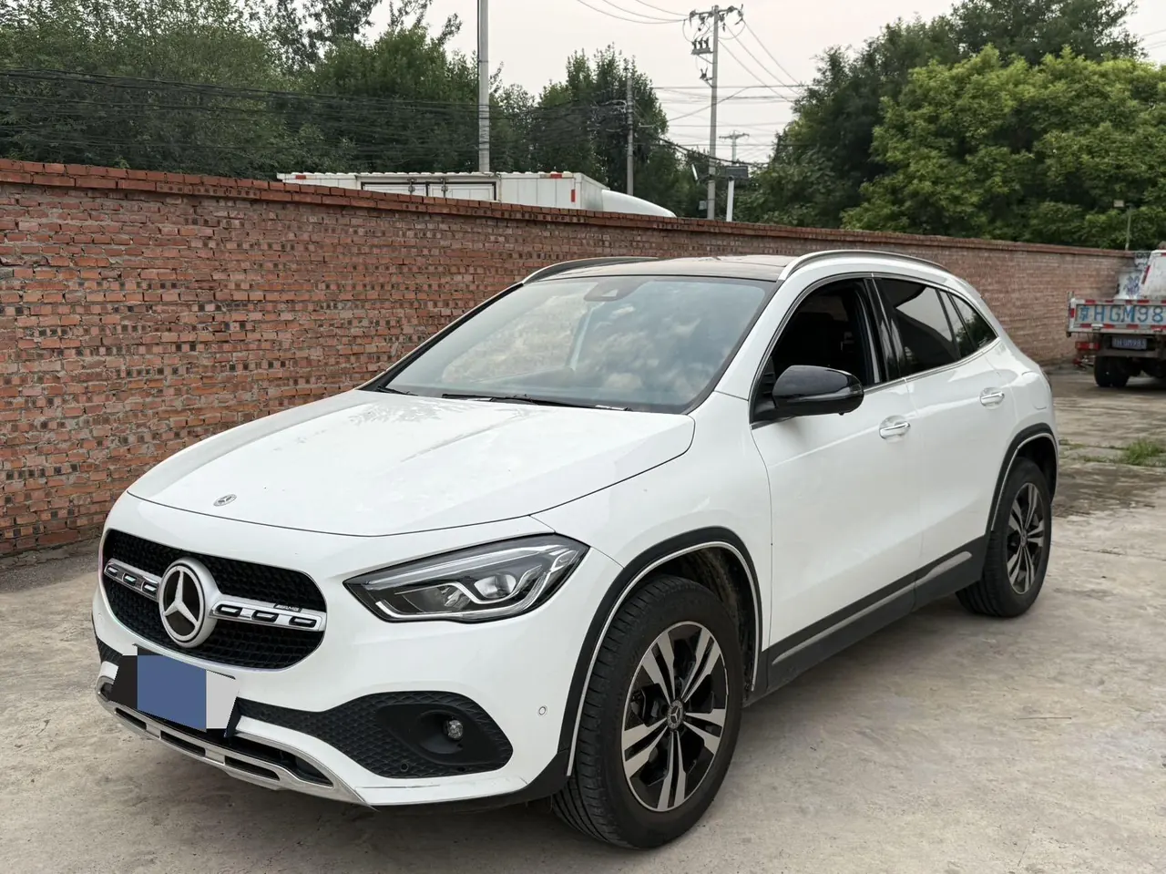 Open image lightbox: Mercedes Benz 2022 GLA 200 1.3T (modified) automatic gear