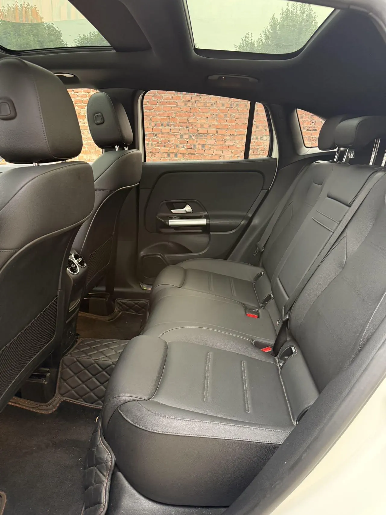 Mercedes Benz 2022 GLA 200 1.3T (modified) automatic gear 6