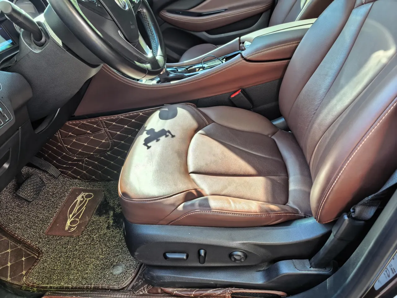 Buick 2020 Angkewei 2.0T 28T 4-wheel drive elite automatic gear 9