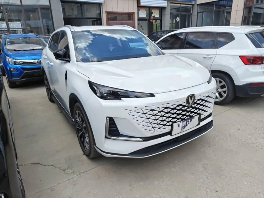 ChangAn 2025 CS55 PLUS PHEV 1.5 Stepless Smart New Blue Whale 125km Super Edition Automatic Gear 2