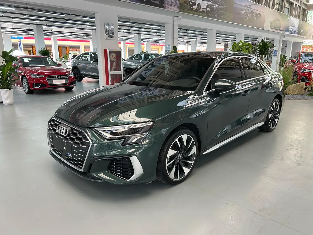 Audi 2023 A3L Limousine 1.4TFSI 35TFSI Fashion Sports (Modified) Automatic - View 1