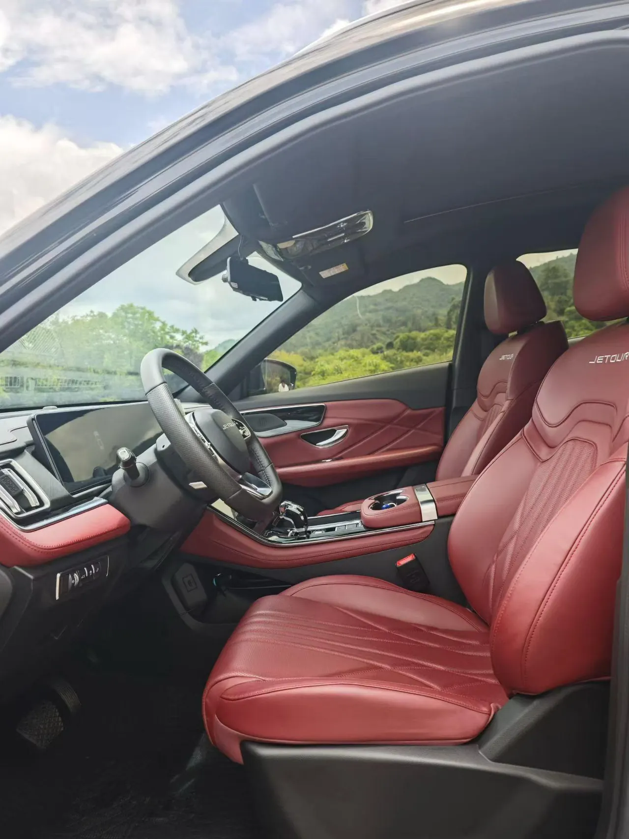 Jetour 2025 X70 PLUS 1.5T Deluxe Surging Edition 7-seat Automatic Gear 3