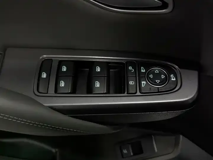 Song L DM-i 2025 Smart Driving Edition 112km Exceed 9