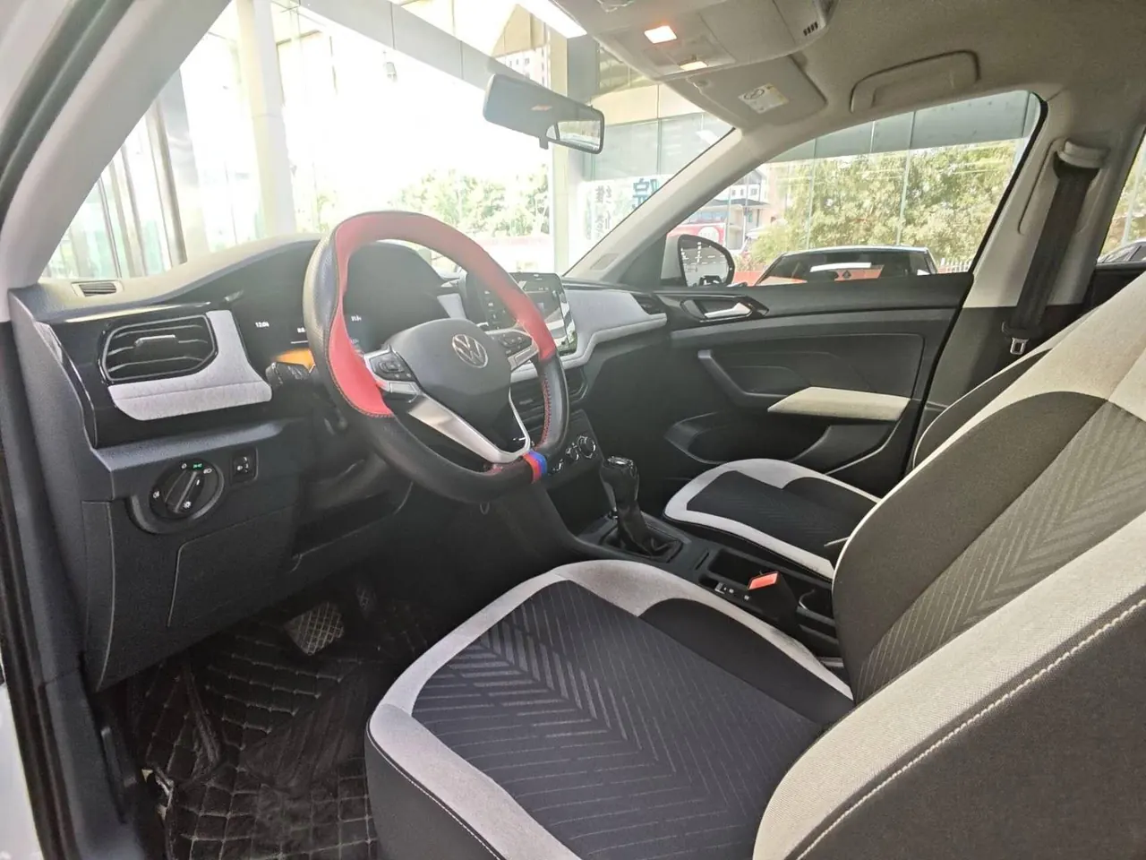 Volkswagen 2025 Tuyue Xinrui 1.5 Ruijin Edition Automatic Gear 4