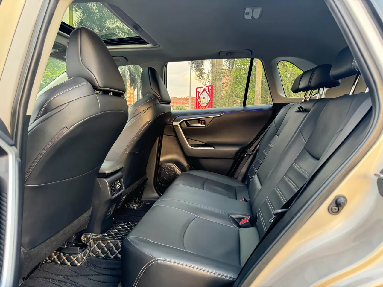 Toyota 2022 Willanda 2.0 Stepless Two-Drive Luxury PLUS Edition Automatic Gear 6