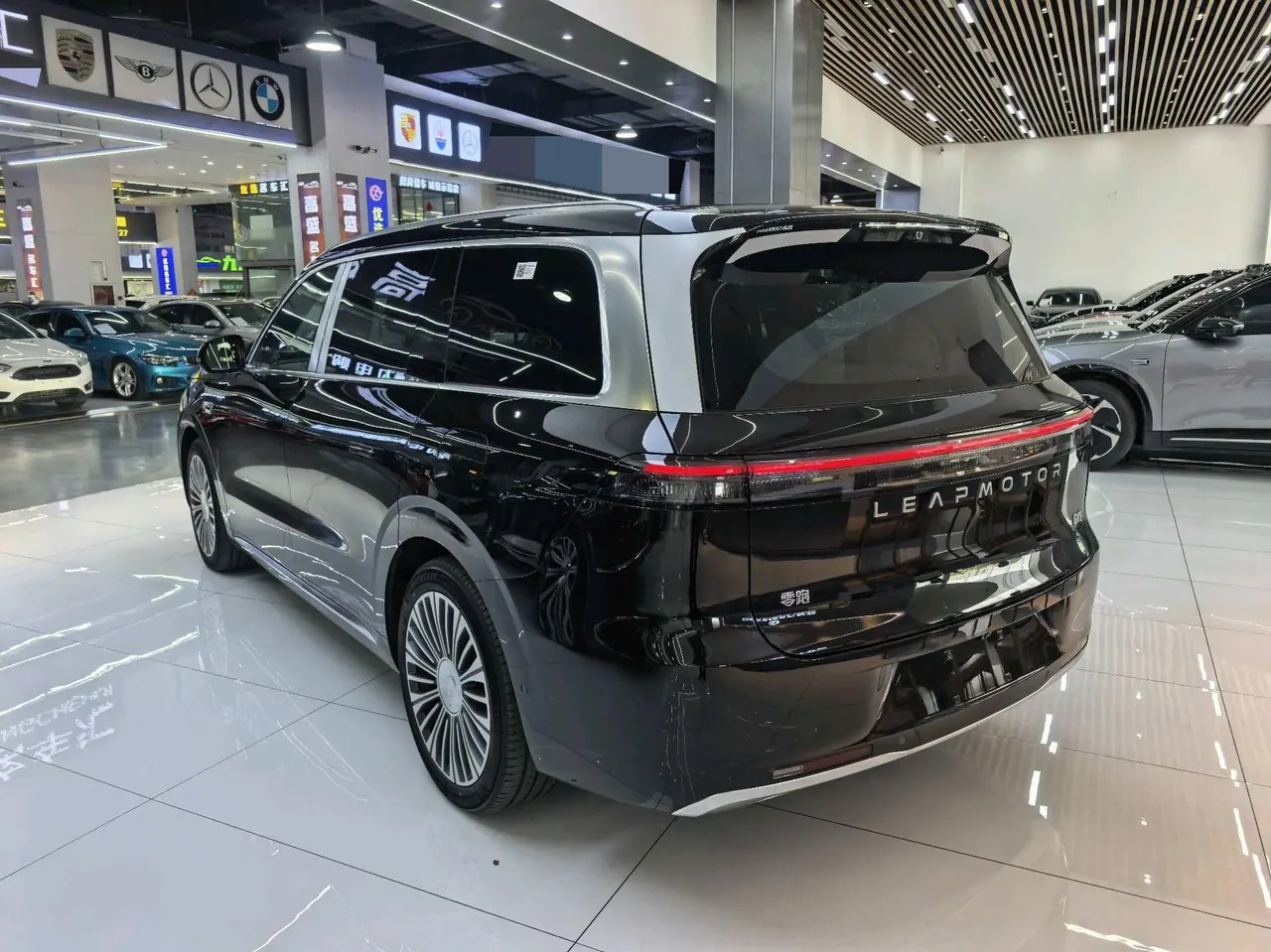 Leapmotor 2026 D 19 620 Zhizun Edition 6-seat Automatic Gear 14