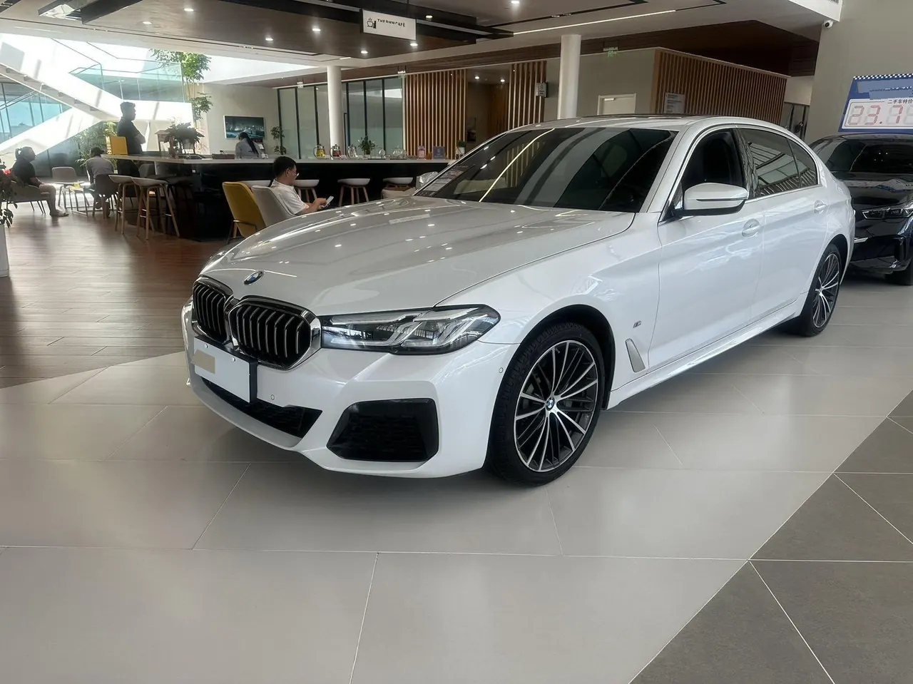 BMW 5 Series 2023 530Li 2.0T Leading M Sports Suit Automatic Gear - View 1
