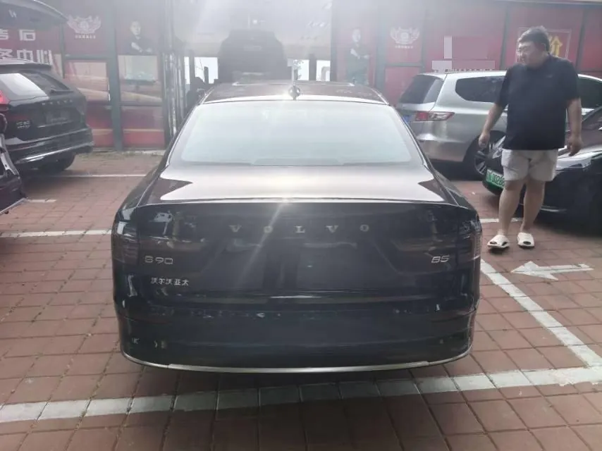 Volvo 2026 S90 48V 2.0T B5 Zhiyi Deluxe Edition Automatic Gear 3