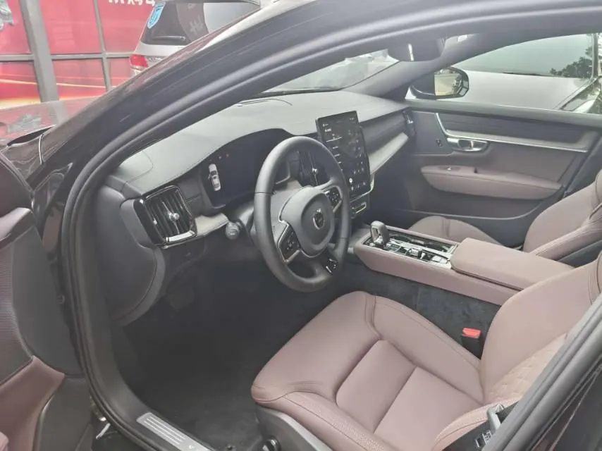 Volvo 2026 S90 48V 2.0T B5 Zhiyi Deluxe Edition Automatic Gear 4