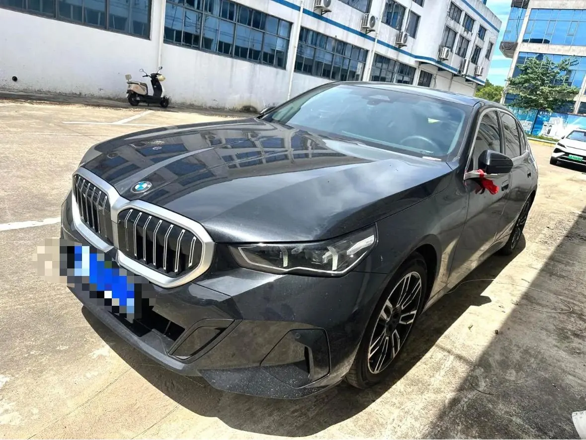 BMW 5 Series 2026 525Li 48V 2.0T Luxury Suit Automatic Gear - View 1