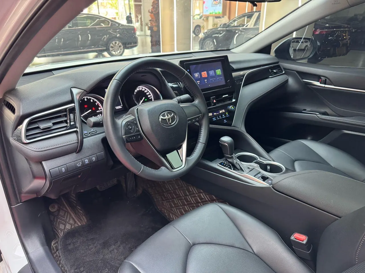 Toyota 2023 Camry 2.0GVP Stepless Leading Edition Automatic Gear 3