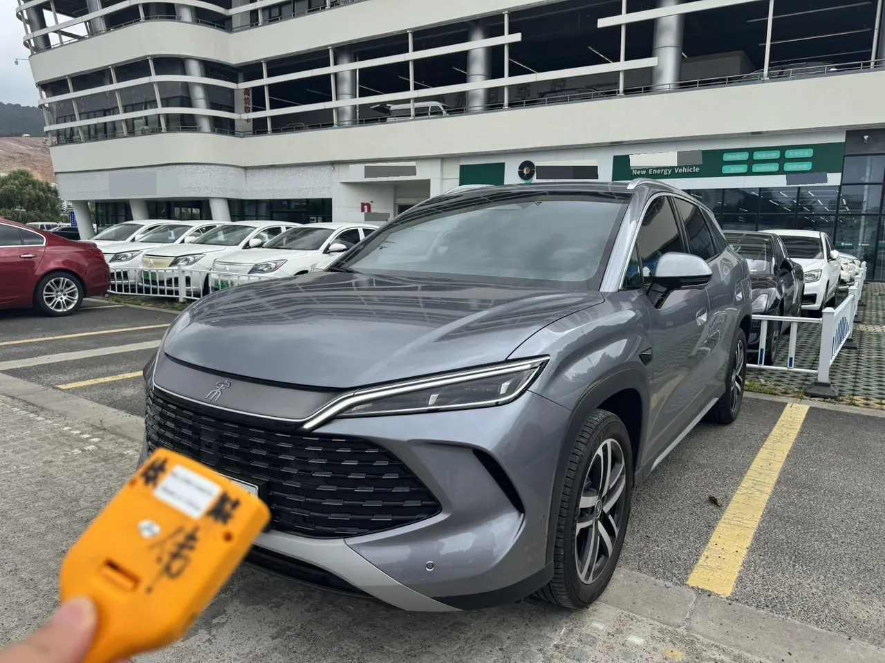 BYD 2026 Song L DM-i 1.5 Stepless 130KM Exceed Automatic - View 1