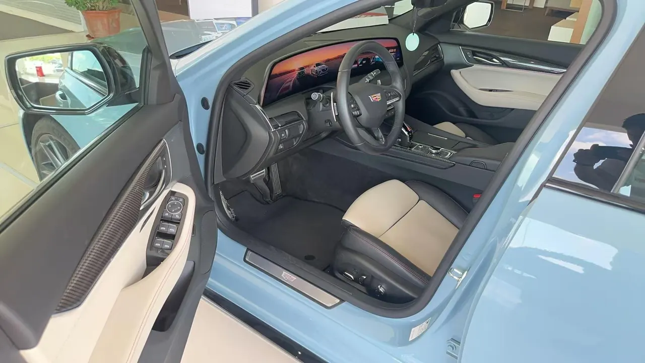 Cadillac 2025 CT5 2.0T 28T Track Performance Edition Peak Track Optional Package Automatic Gear 4