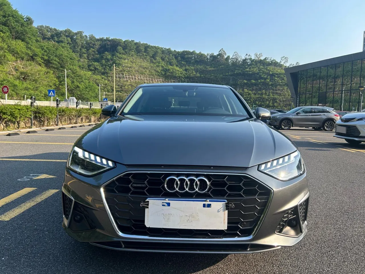 Audi 2020 A4L 2.0TFSI 40TFSI Quattro Deluxe Dynamic Automatic 4