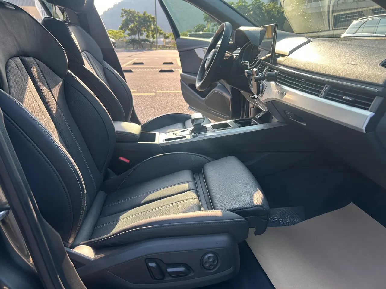 Audi 2020 A4L 2.0TFSI 40TFSI Quattro Deluxe Dynamic Automatic 6