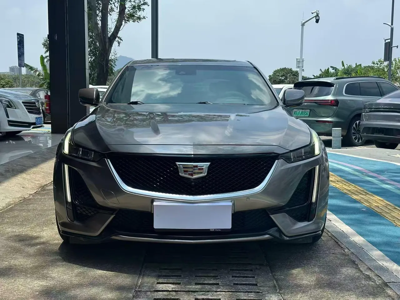 Cadillac 2020 CT5 2.0T 28T Platinum Sports Edition Automatic Gear 2