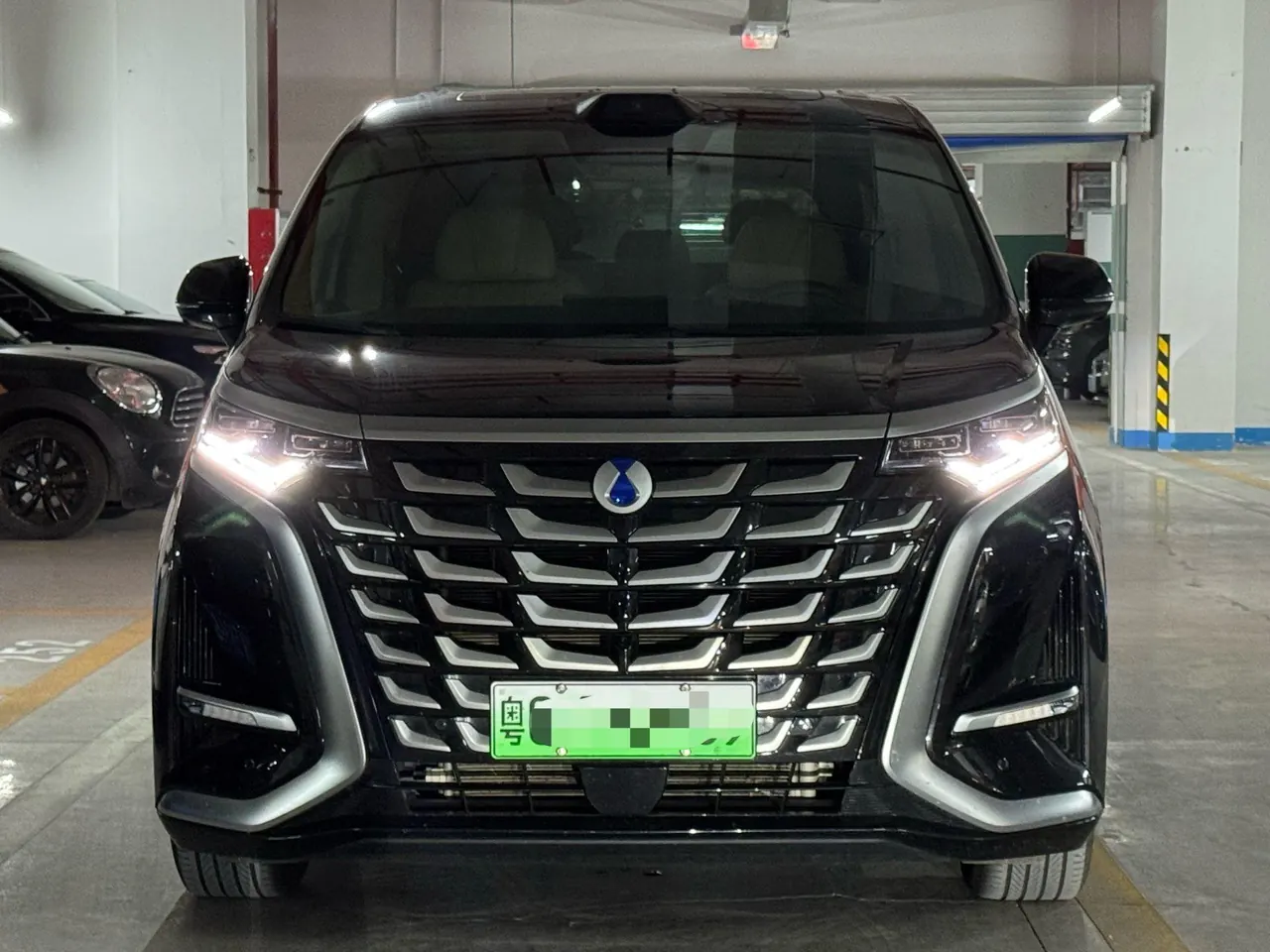 Denza 2025 Denza D9 DM-i 1.5T stepless intelligent driving version 1020 four-wheel drive exclusive automatic transmission 2
