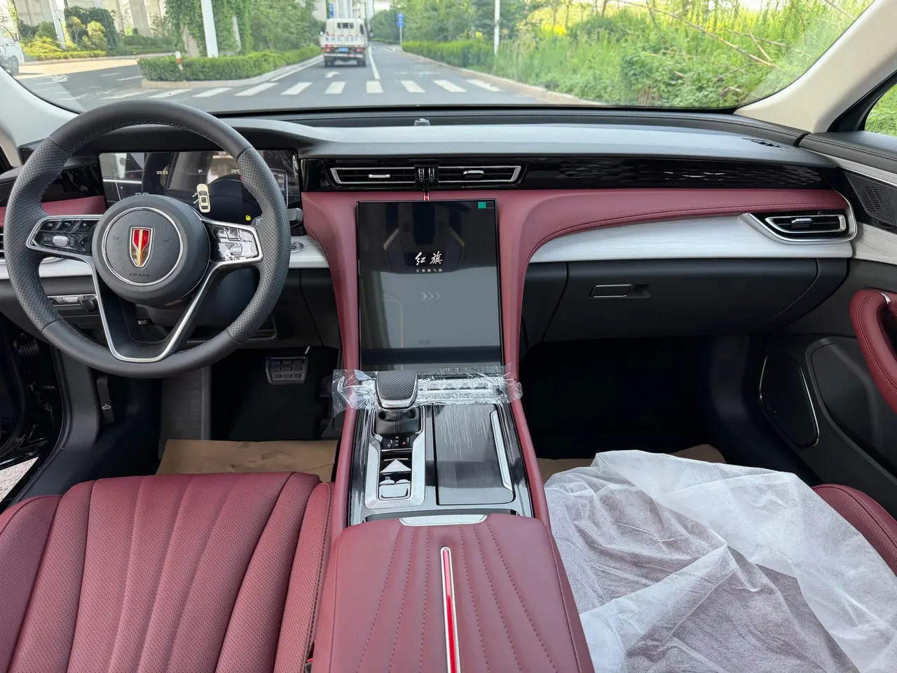 HongQi 2025 H5 1.5T Flag Rhyme 500000 Commemorative Automatic Gear 6