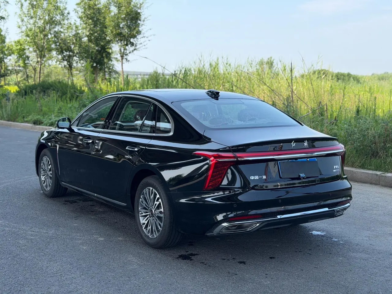 HongQi 2025 H5 1.5T Flag Rhyme 500000 Commemorative Automatic Gear 9