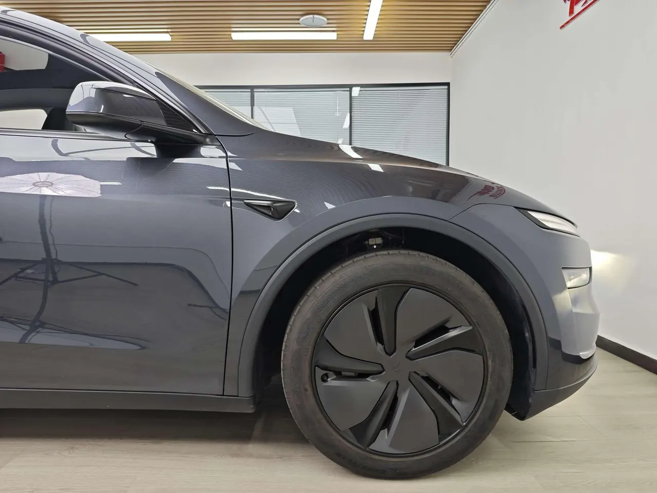 Tesla 2025 Model Y rear-wheel drive version automatic transmission 10