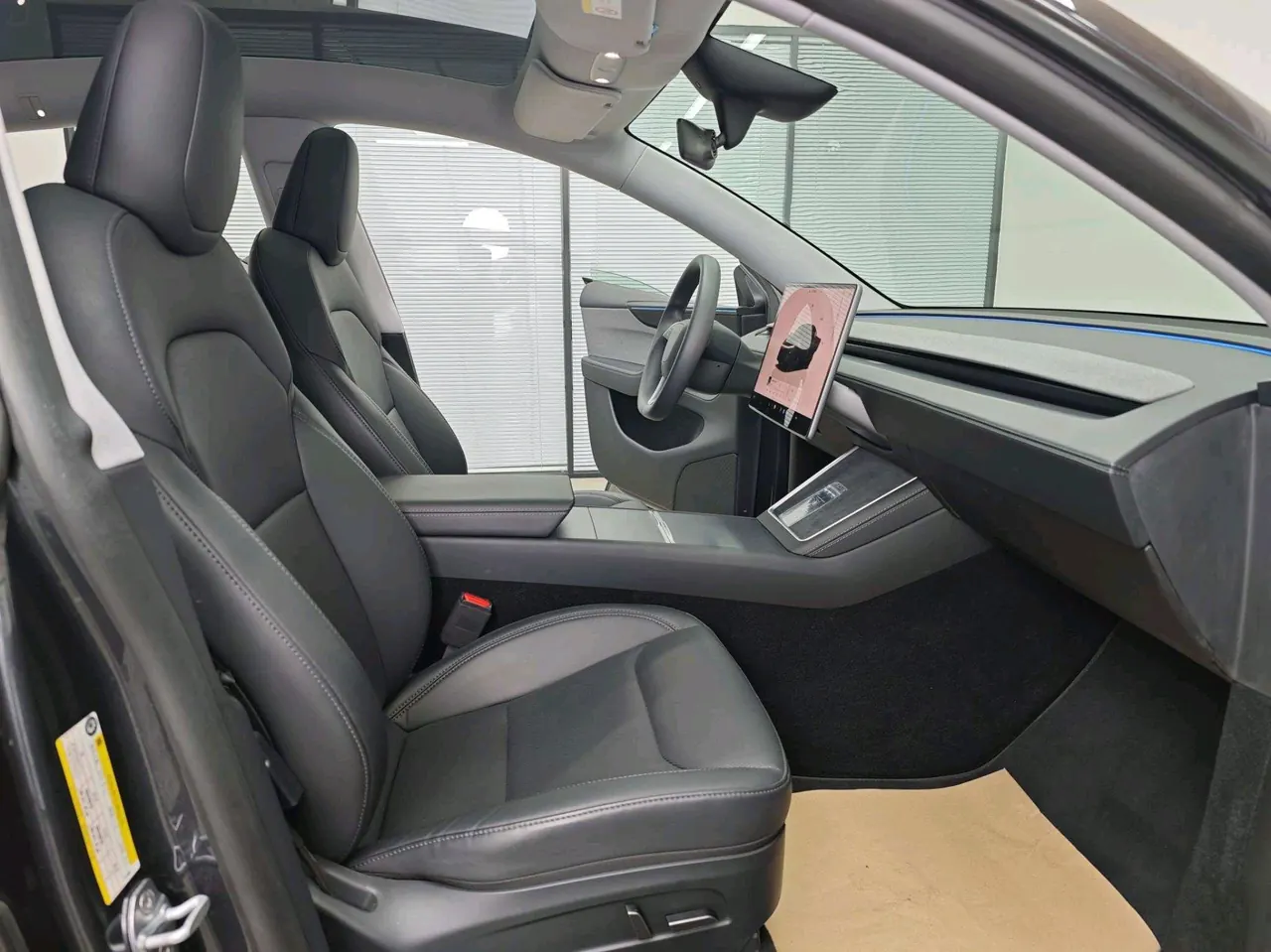 Tesla 2025 Model Y rear-wheel drive version automatic transmission 5