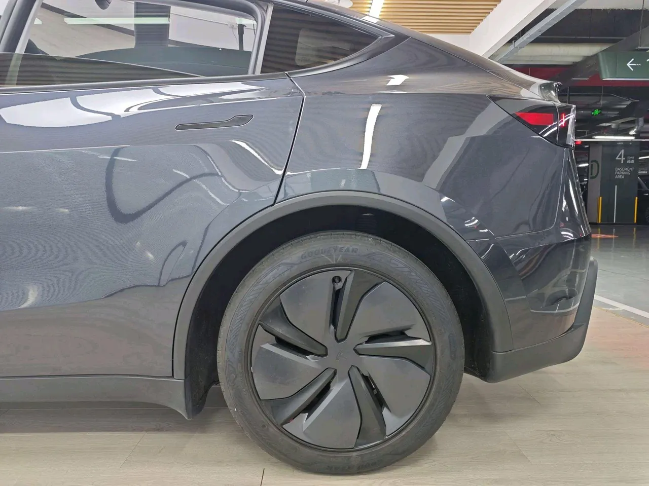 Tesla 2025 Model Y rear-wheel drive version automatic transmission 7