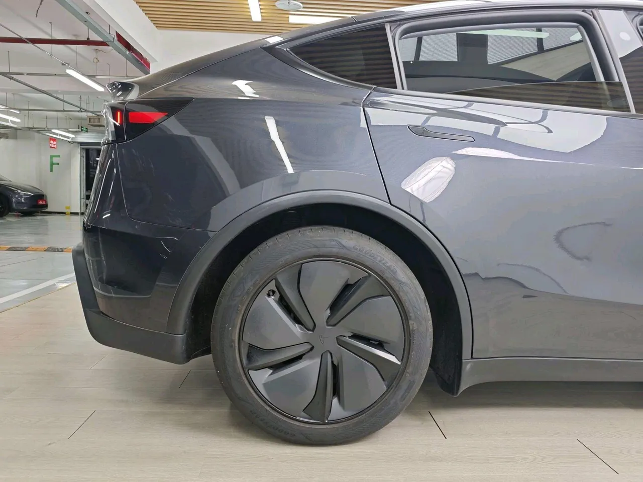 Tesla 2025 Model Y rear-wheel drive version automatic transmission 9
