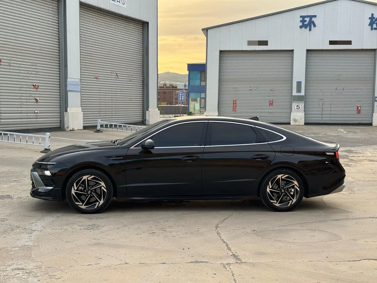 Hyundai 2024 11th Sonata 1.5T Max Automatic Gear 3