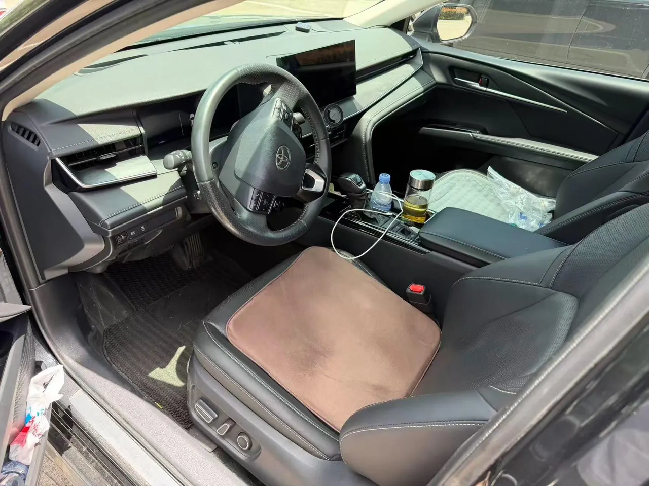 Toyota 2024 Camry Dual Engine 2.5HG Stepless Premium Edition Automatic Gear 5