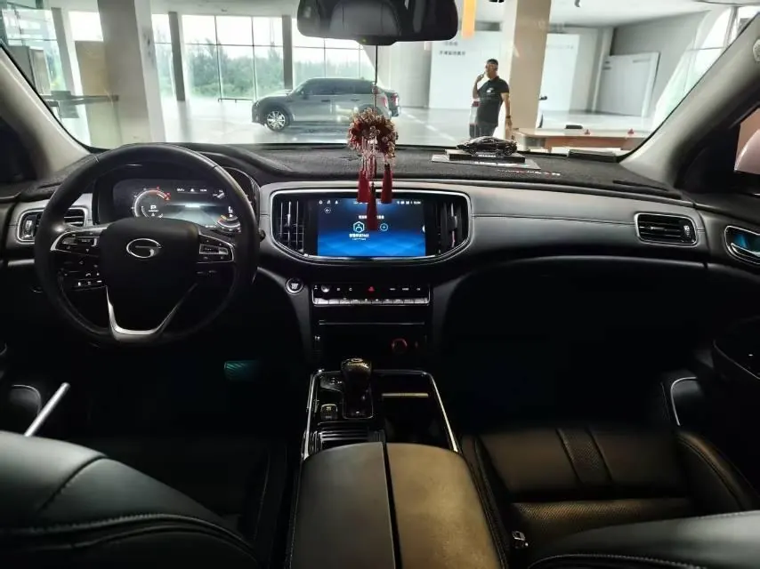 Chuanqi 2020 GS8 2.0T 390T Two-Drive Deluxe Zhilian Edition Seven-seat Automatic Gear 8