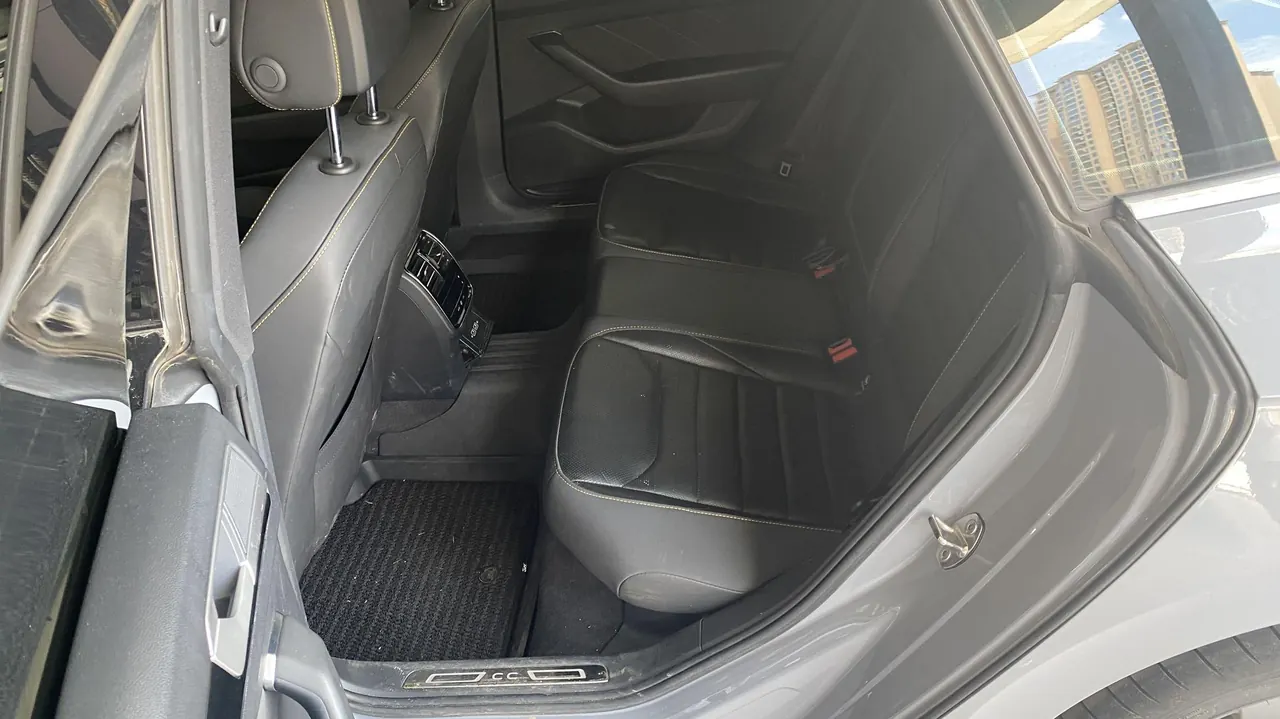 Volkswagen 2023 CC 2.0TSI 380TSI eye-catching automatic gear 5