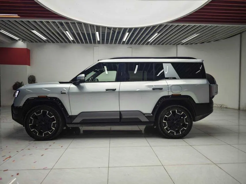 FangChengBao 2025 Leopard 8 2.0T Stepless Zhiyong Flagship Edition 6-seat Automatic Gear 6