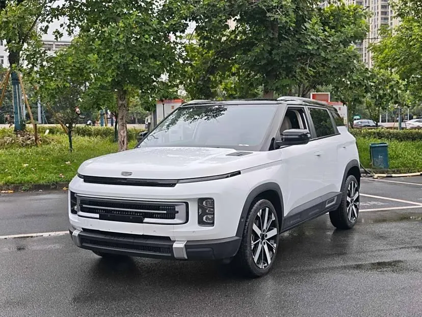Открыть галерею: Geely 2026 icon 1.5TD chocolate alcohol version of automatic gear