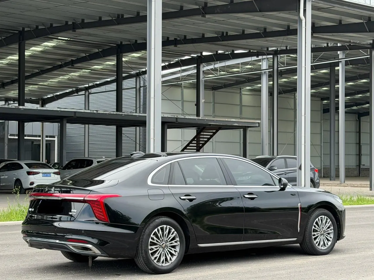 HongQi 2023 H5 2.0T Zhilian Flag Edition Automatic Gear 12