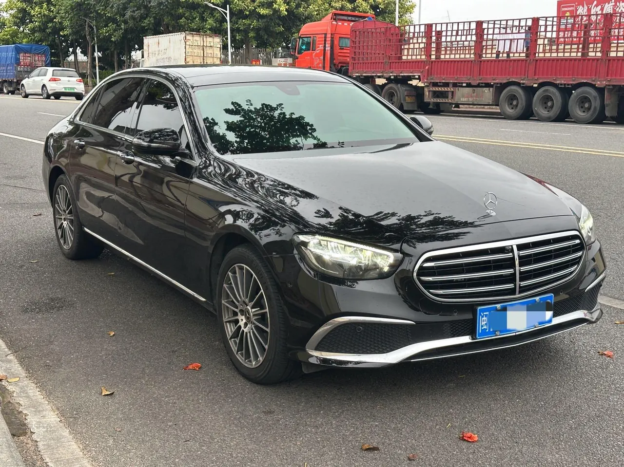 Mercedes Benz E Class 2023 E 260 L 2.0T Automatic 3