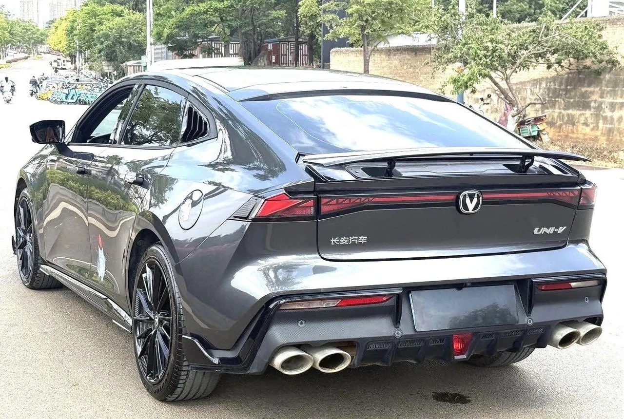 ChangAn 2023 UNI-V 1.5T Sports Edition Automatic 9