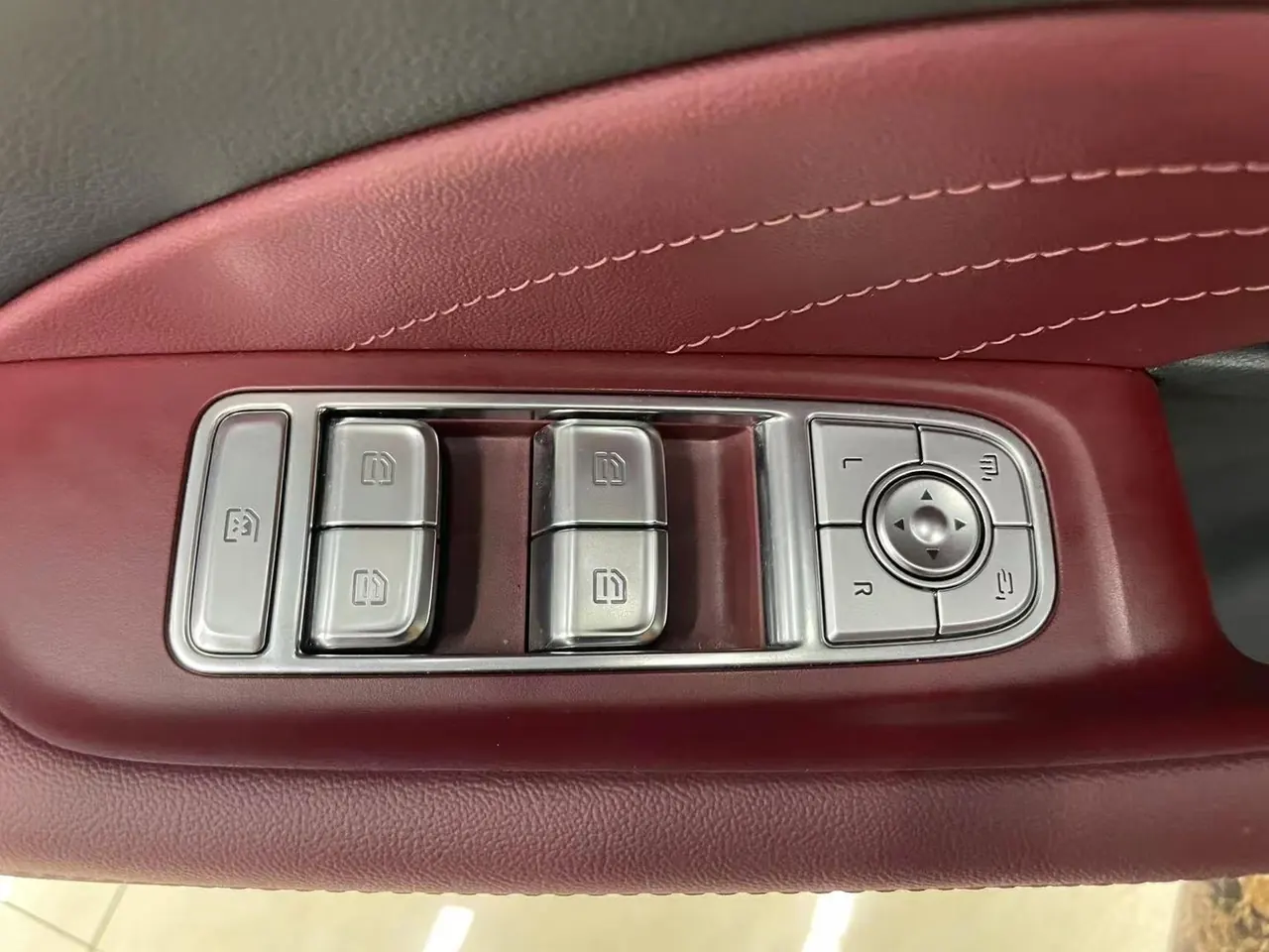HongQi 2024 H5 2.0T Zhilian Qi Chang Edition Automatic Gear 13
