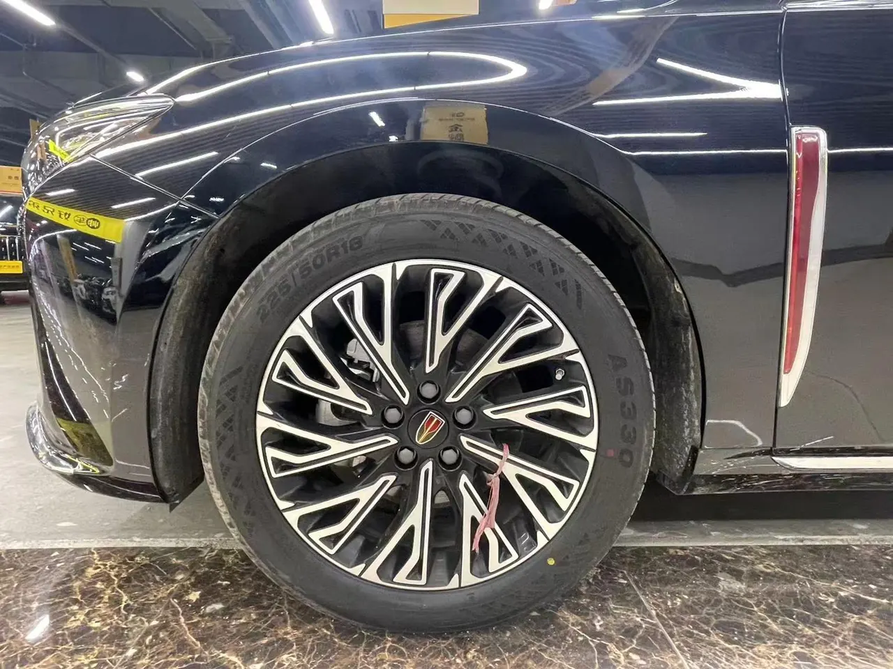 HongQi 2024 H5 2.0T Zhilian Qi Chang Edition Automatic Gear 4