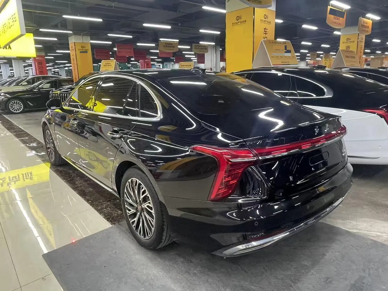 HongQi 2024 H5 2.0T Zhilian Qi Chang Edition Automatic Gear 5