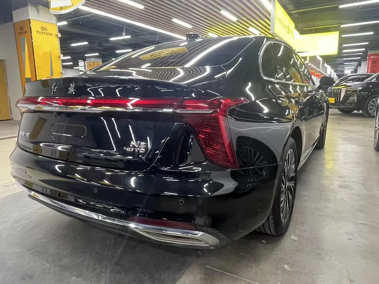 HongQi 2024 H5 2.0T Zhilian Qi Chang Edition Automatic Gear 8