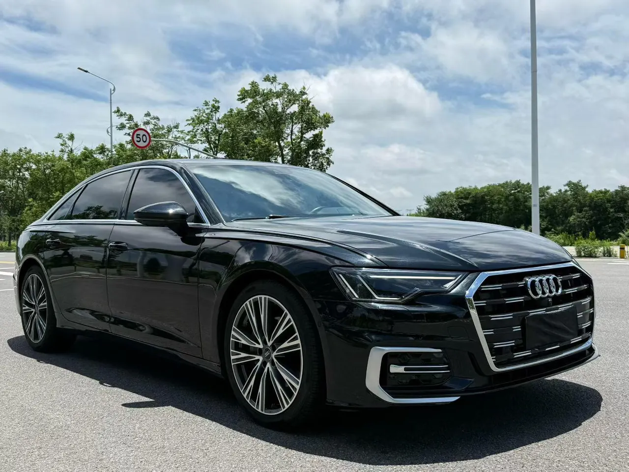 Audi 2023 A6L 2.0TFSI 45TFSI Selected Dynamic (Modified) Automatic Gear 2