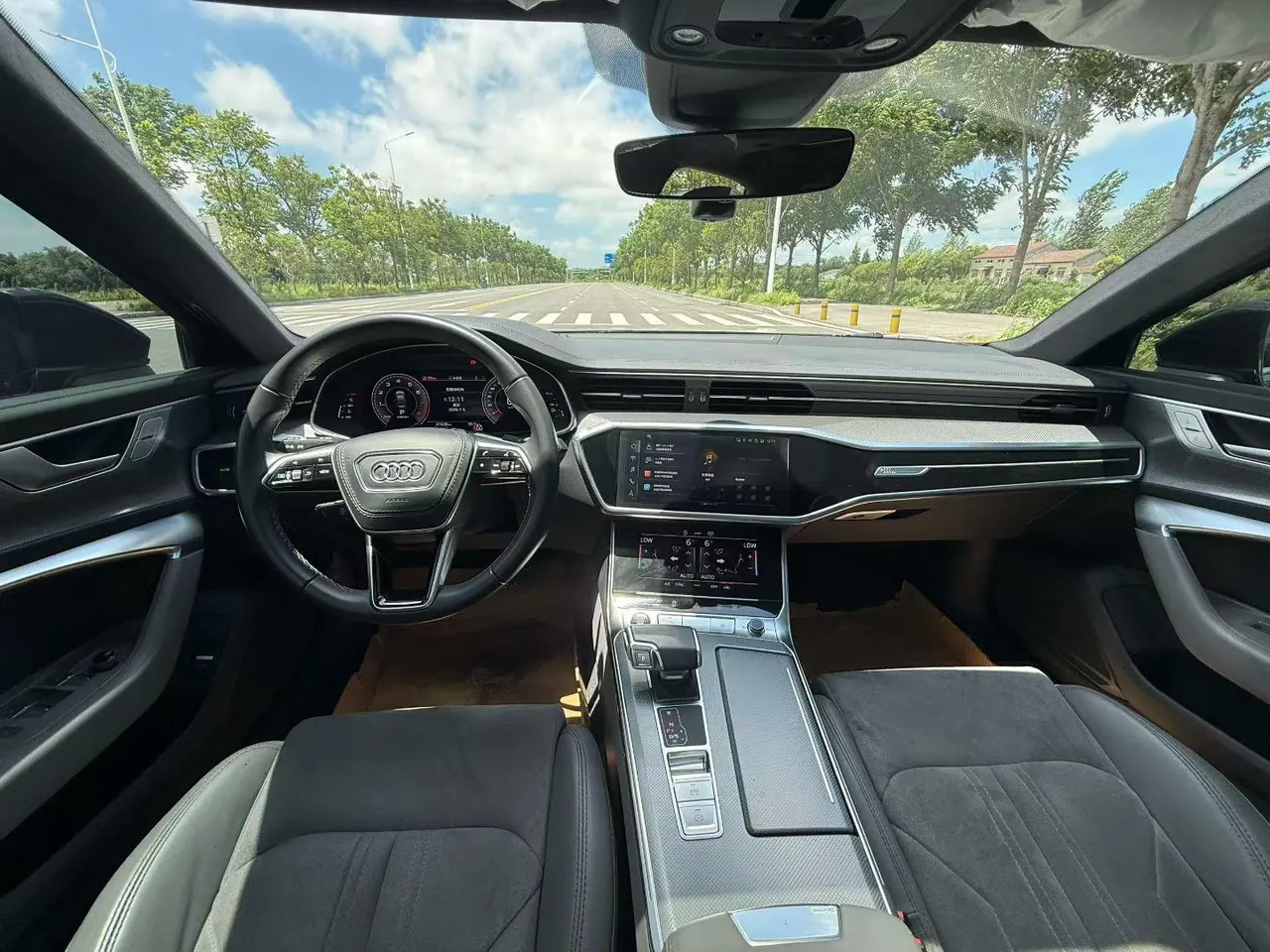 Audi 2023 A6L 2.0TFSI 45TFSI Selected Dynamic (Modified) Automatic Gear 6