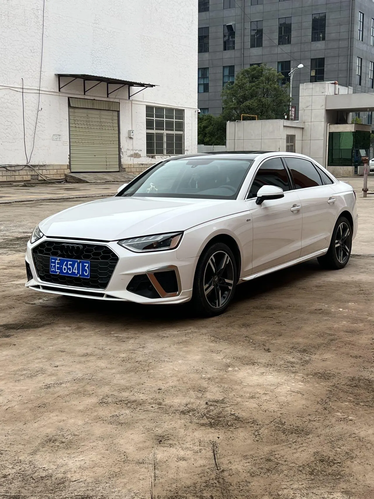 Open image lightbox: Audi 2020 A4L 2.0TFSI 40TFSI Fashion Dynamic Automatic