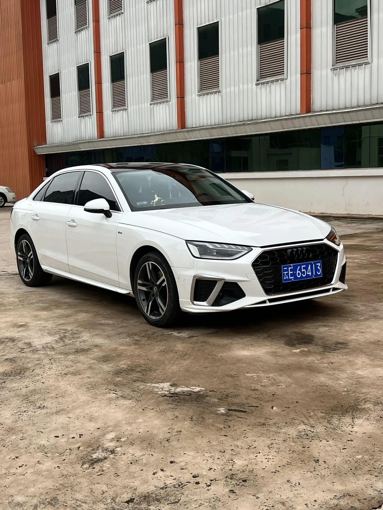 Audi 2020 A4L 2.0TFSI 40TFSI Fashion Dynamic Automatic 2