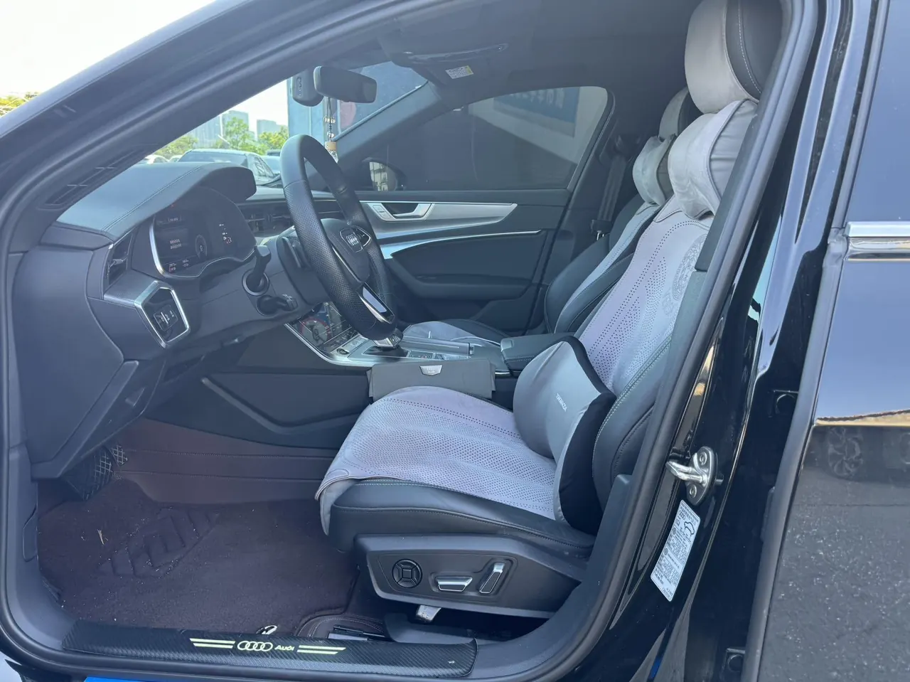Audi 2024 A6L 2.0TFSI 40TFSI Deluxe Dynamic Automatic 3
