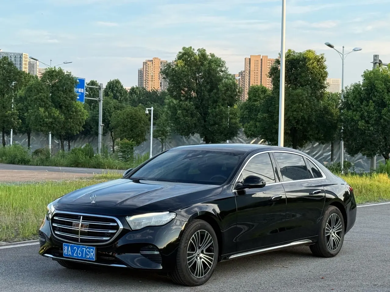 Open image lightbox: Mercedes Benz E Class 2026 E 260 L 48V 2.0T (modified) automatic gear