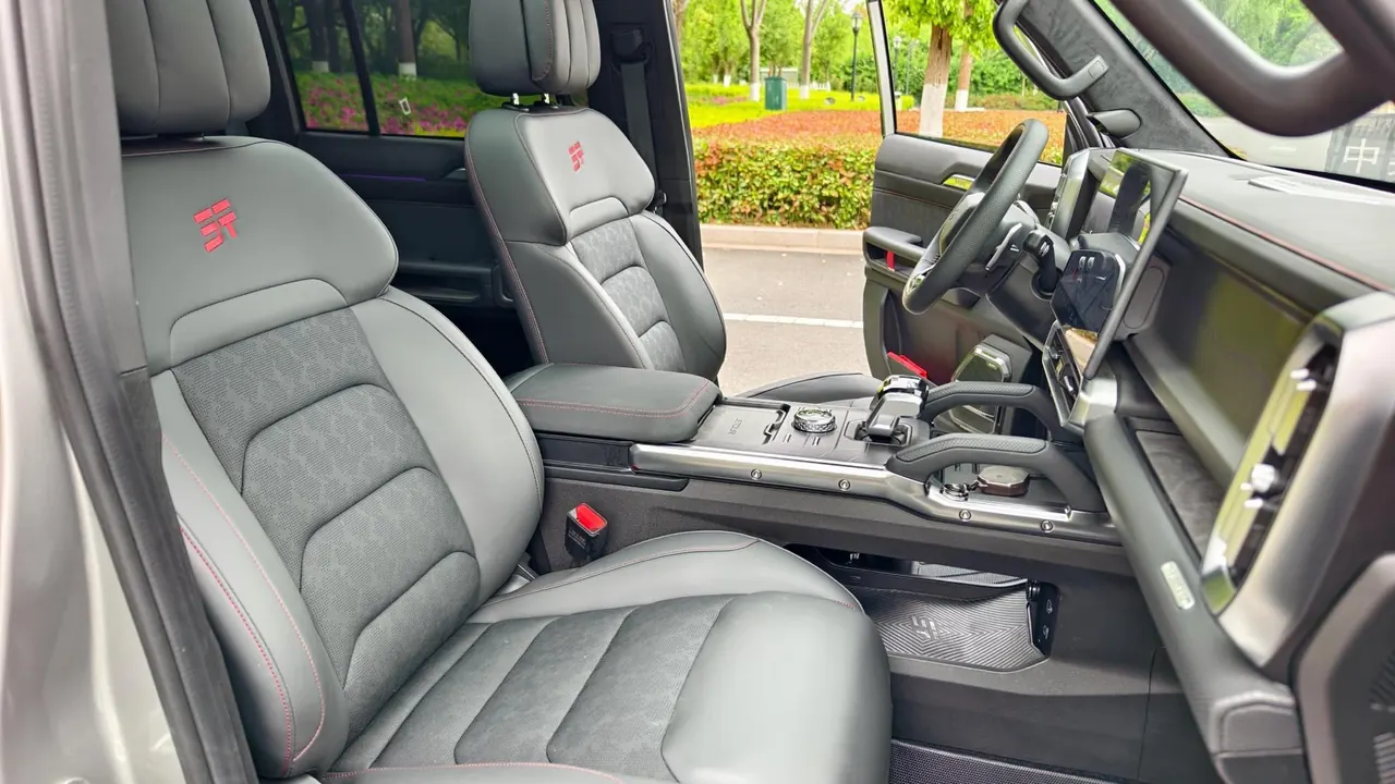 Jetour 2023 Traveler 2.0T 4WD Crossing PRO Automatic Gear 8