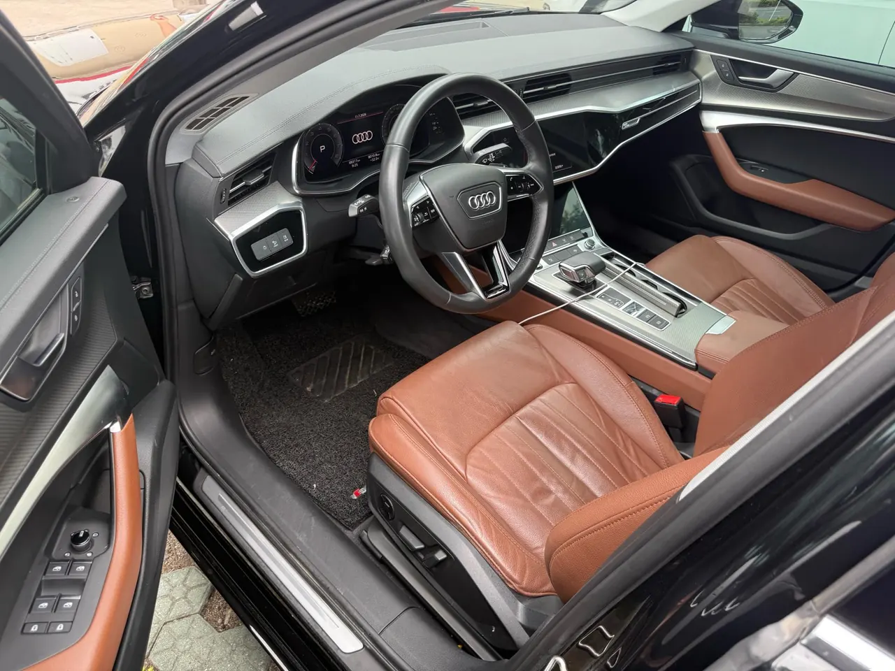 Audi 2021 A6L 2.0TFSI 40TFSI Deluxe Elegant Automatic 3